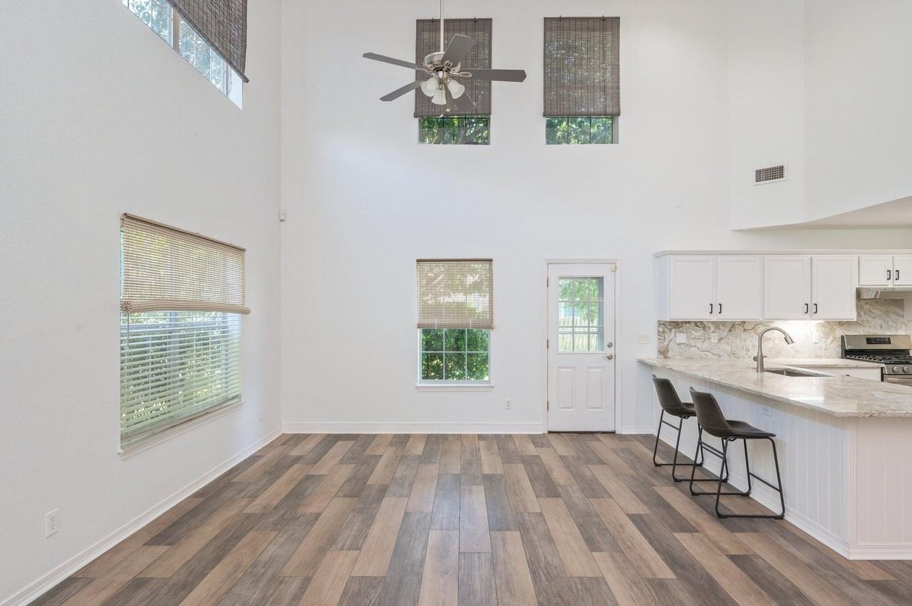 265 Chipola Cove - Photo 6 of 33