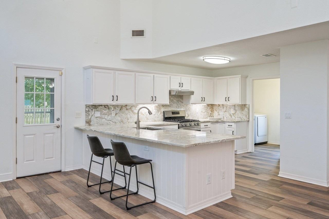 265 Chipola Cove - Photo 7 of 33