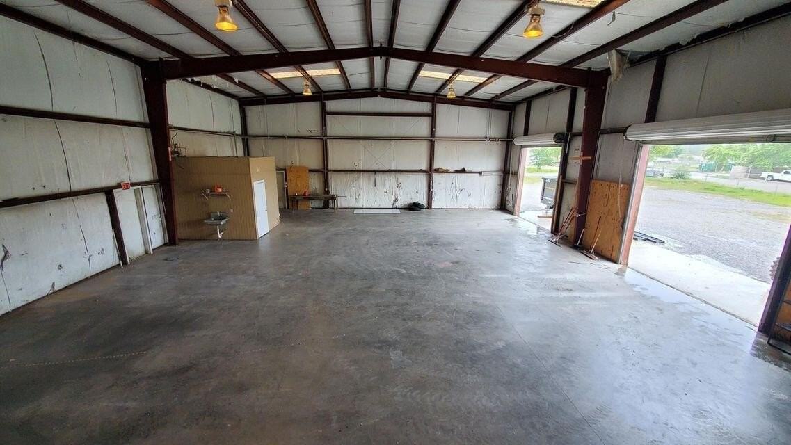 107 Industrial Court - Photo 4 of 21