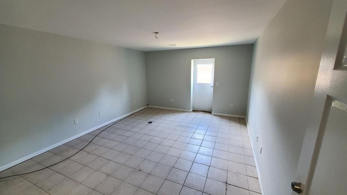 107 Industrial Court - Photo 5 of 21