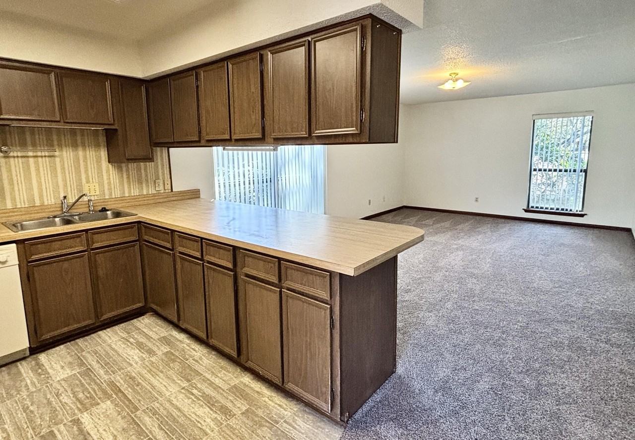 337 Lewis St Unit F #F - Photo 6 of 10