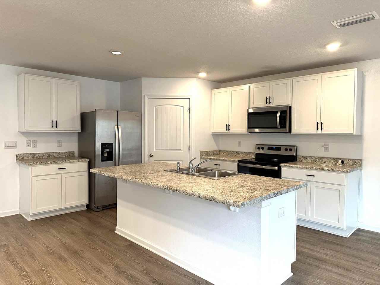 3262 Chapelwood Drive - Photo 3 of 19