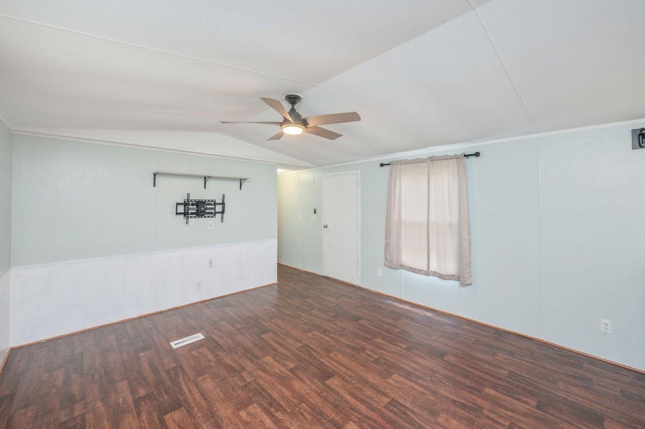 2725 Florida Highway 83 - Photo 5 of 26