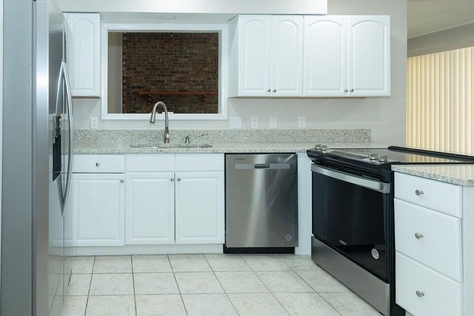 127 Newcastle Circle - Photo 3 of 24