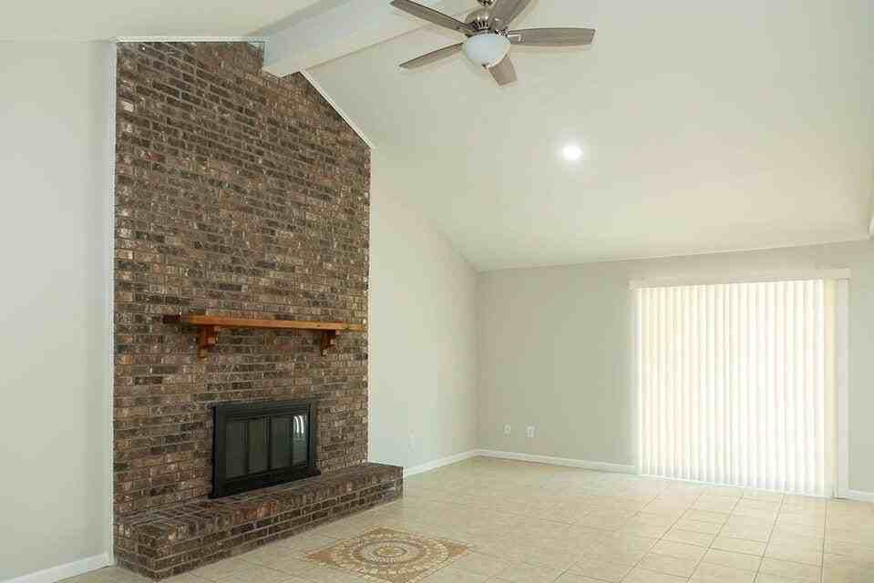 127 Newcastle Circle - Photo 5 of 24