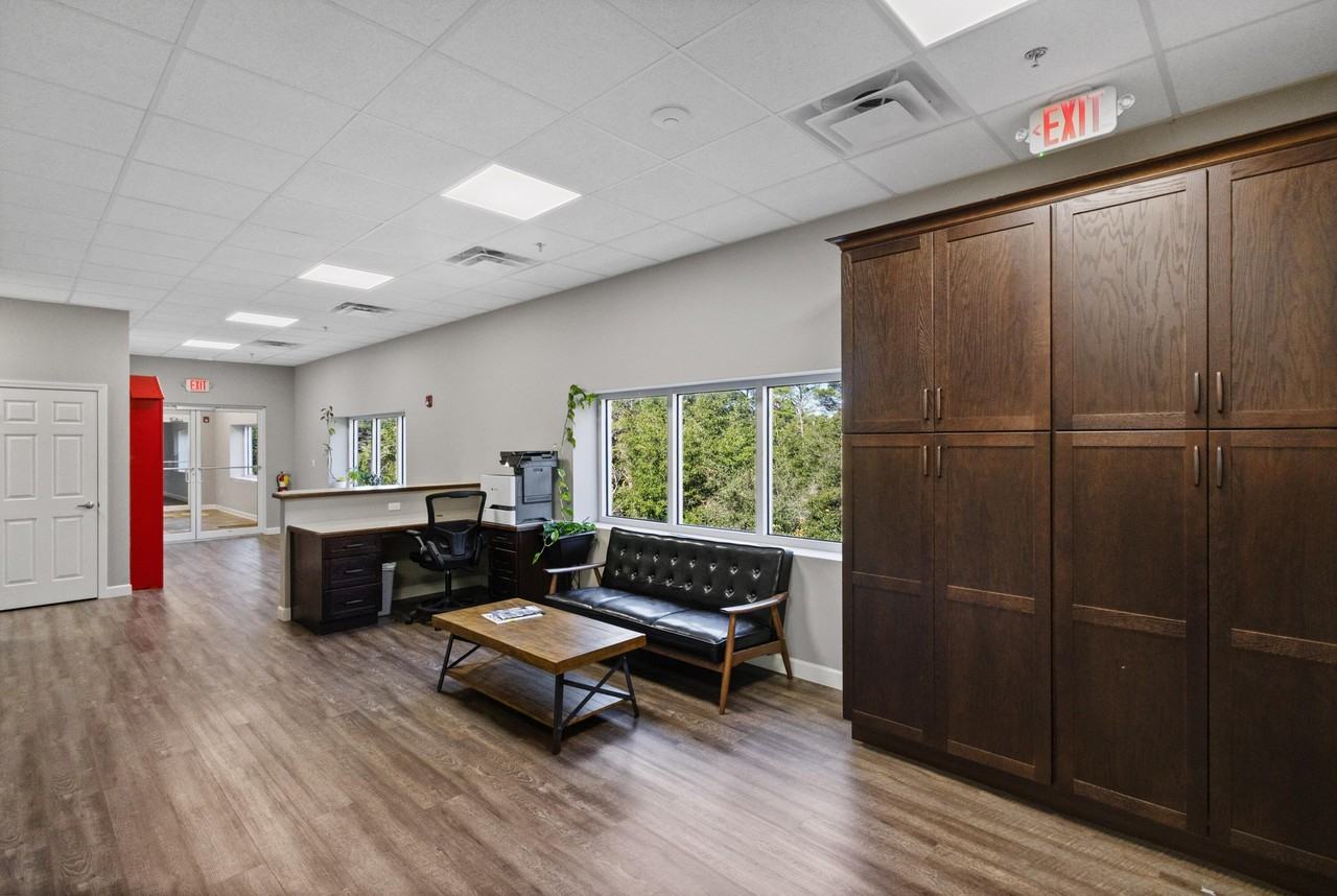 200 Hart St - Photo 5 of 50