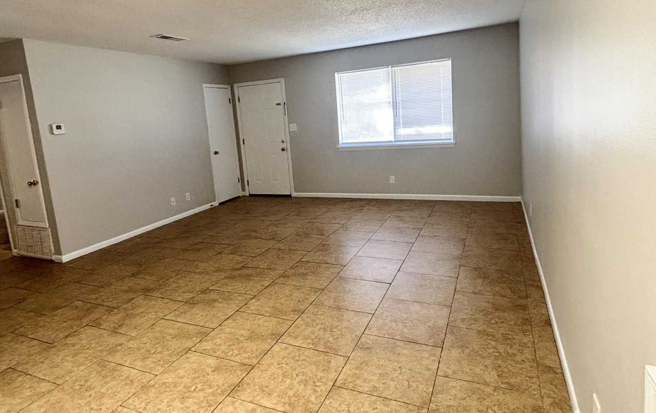 322 Pelham Rd Apt B #B - Photo 3 of 10