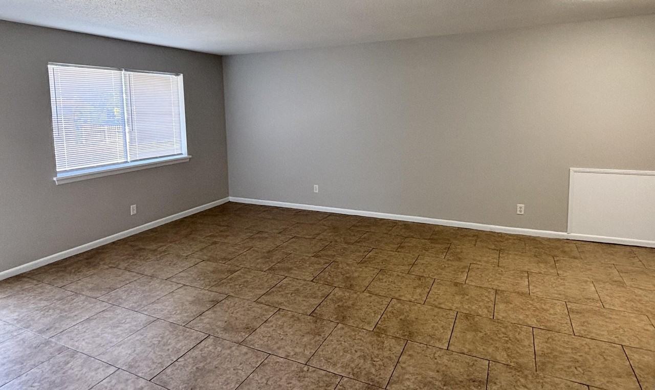 322 Pelham Rd Apt B #B - Photo 4 of 10