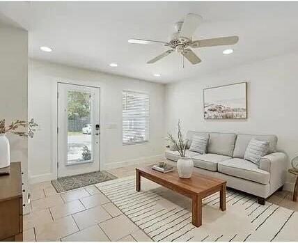 8631 Marlin Pl - Photo 4 of 11