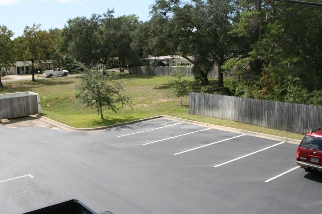 137 N John Sims Pkwy Unit 151c #151C - Photo 6 of 25