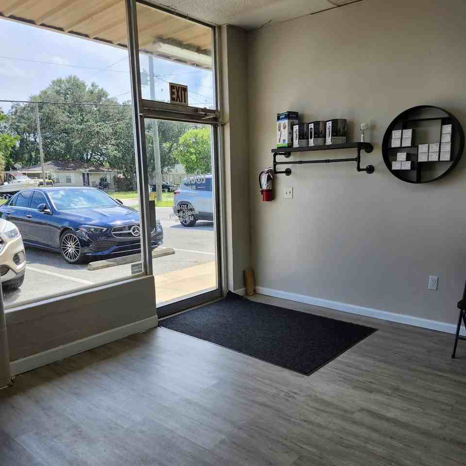 1 Holmes Blvd Nw - Photo 2 of 6