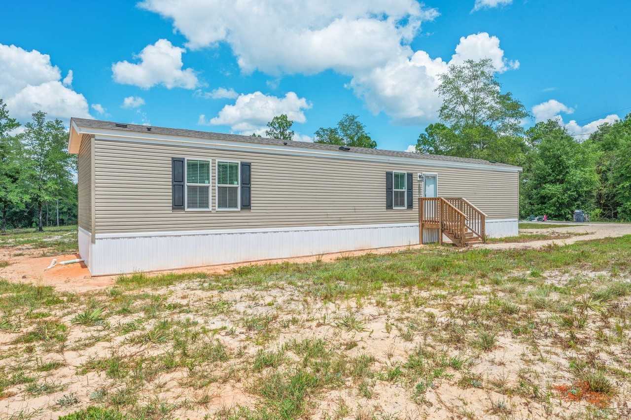 126 Pansy Lane - Photo 2 of 32