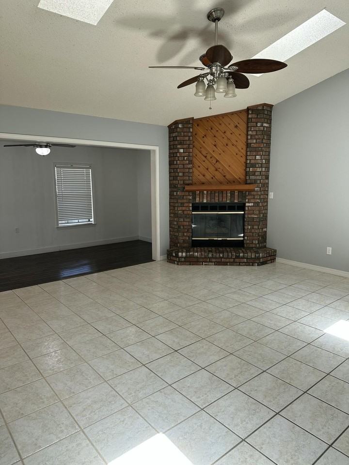 3942 Balsam Drive - Photo 3 of 24