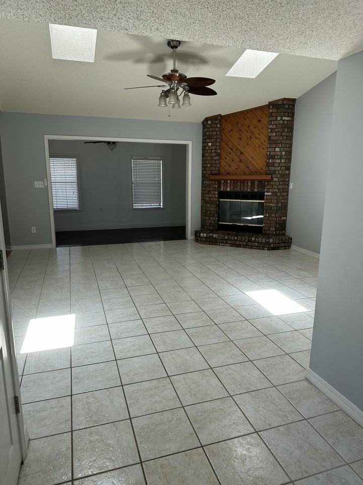 3942 Balsam Drive - Photo 4 of 24