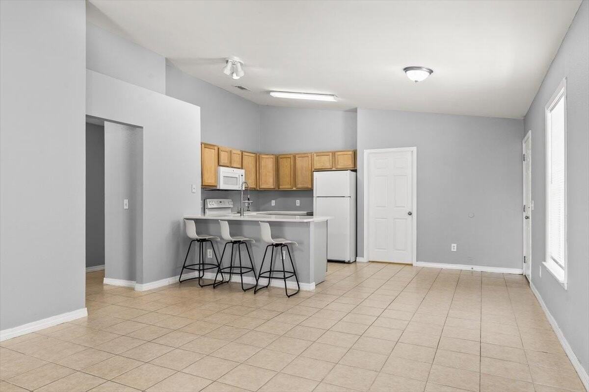 7464 Autumn Trace Blvd - Photo 4 of 23