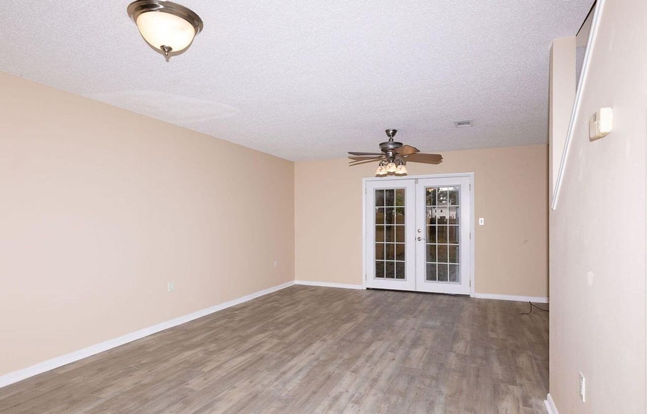 44 Berwick Circle #2 - Photo 4 of 16