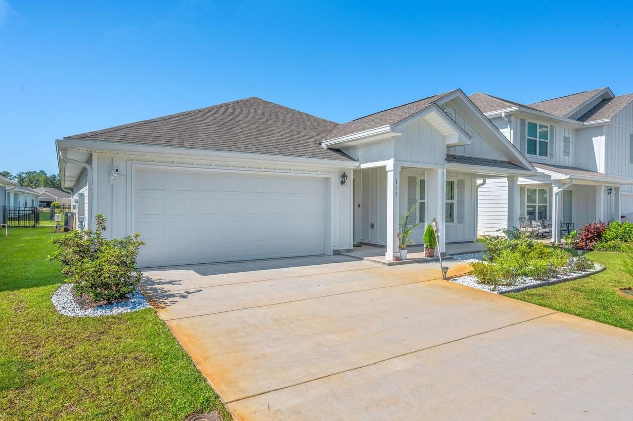 103 Riverwalk Cir - Photo 2 of 40