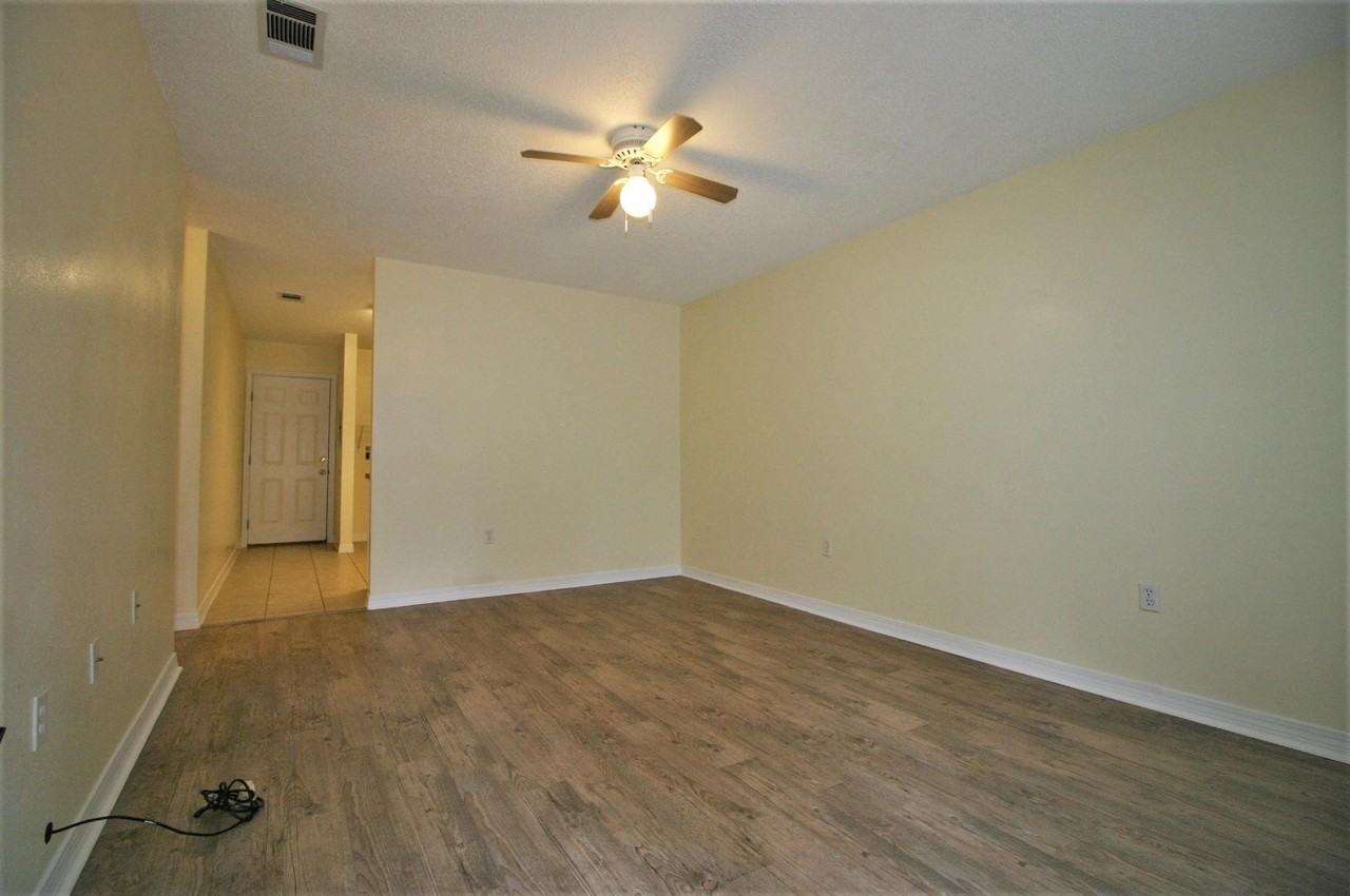 532 Brock Ave - Photo 2 of 10