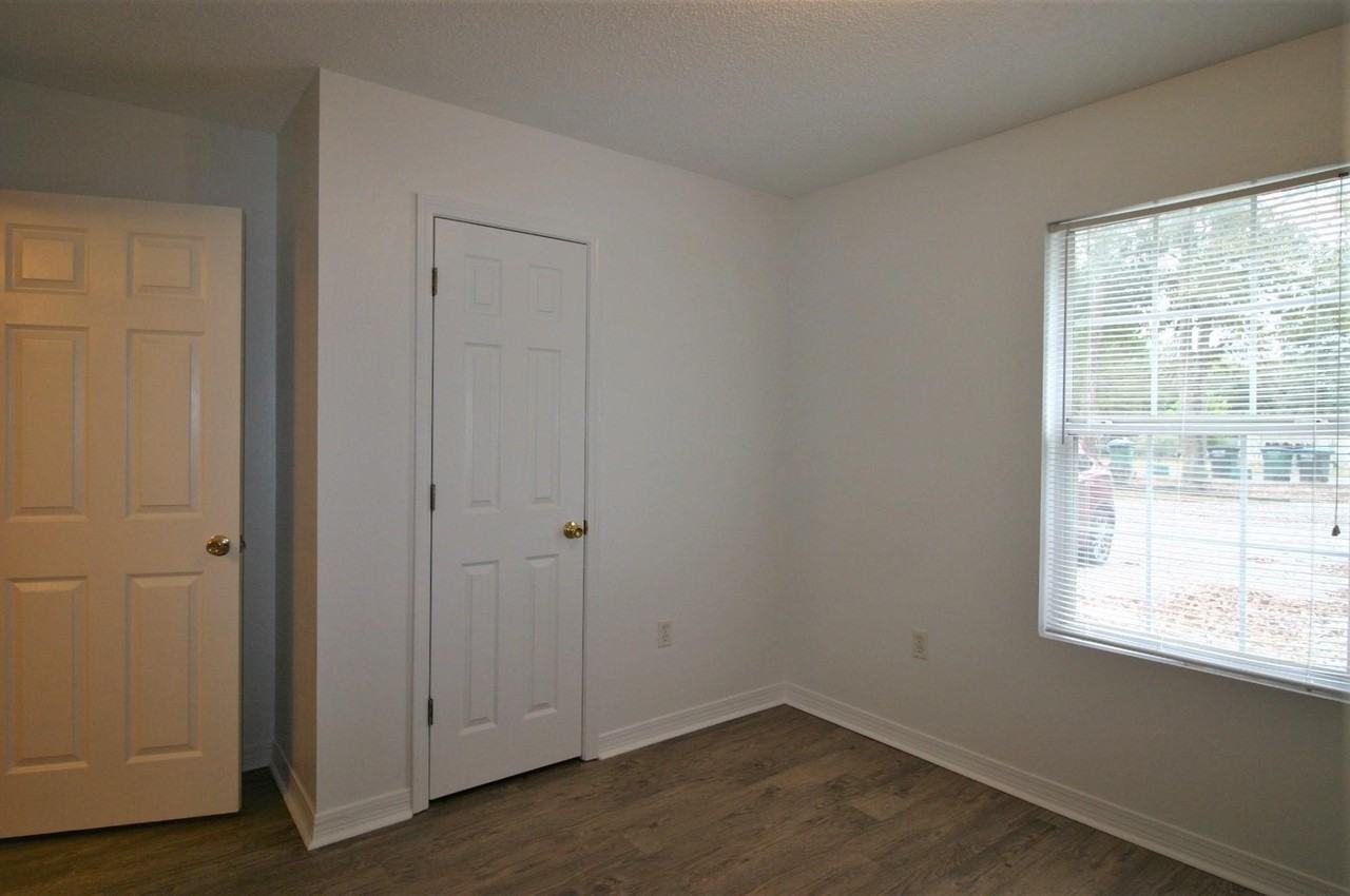 532 Brock Ave - Photo 7 of 10