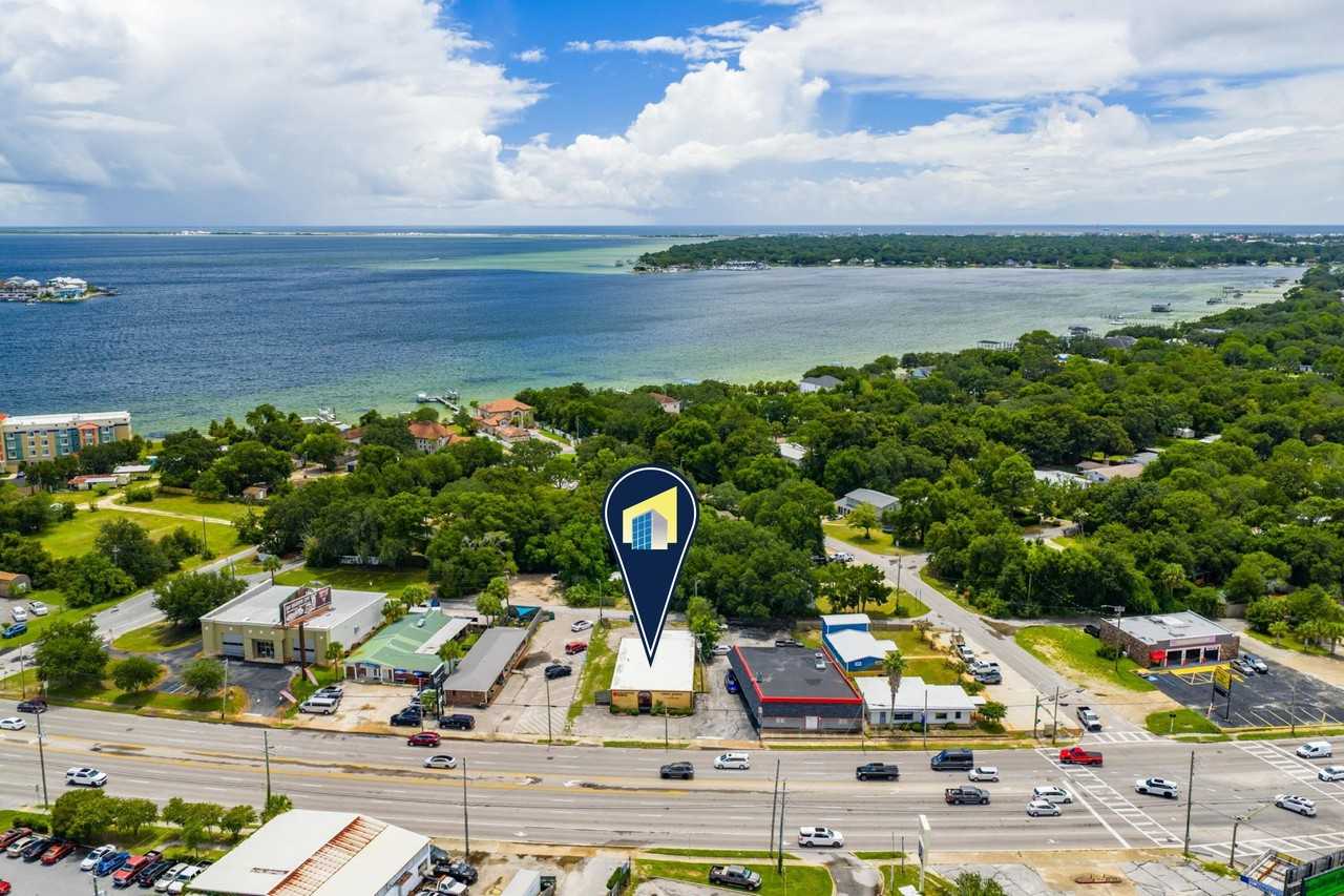 711 Eglin Pkwy Ne - Photo 3 of 5