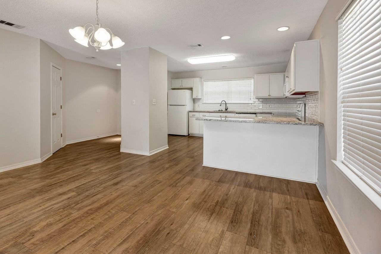 613 Affirmed Court - Photo 6 of 33