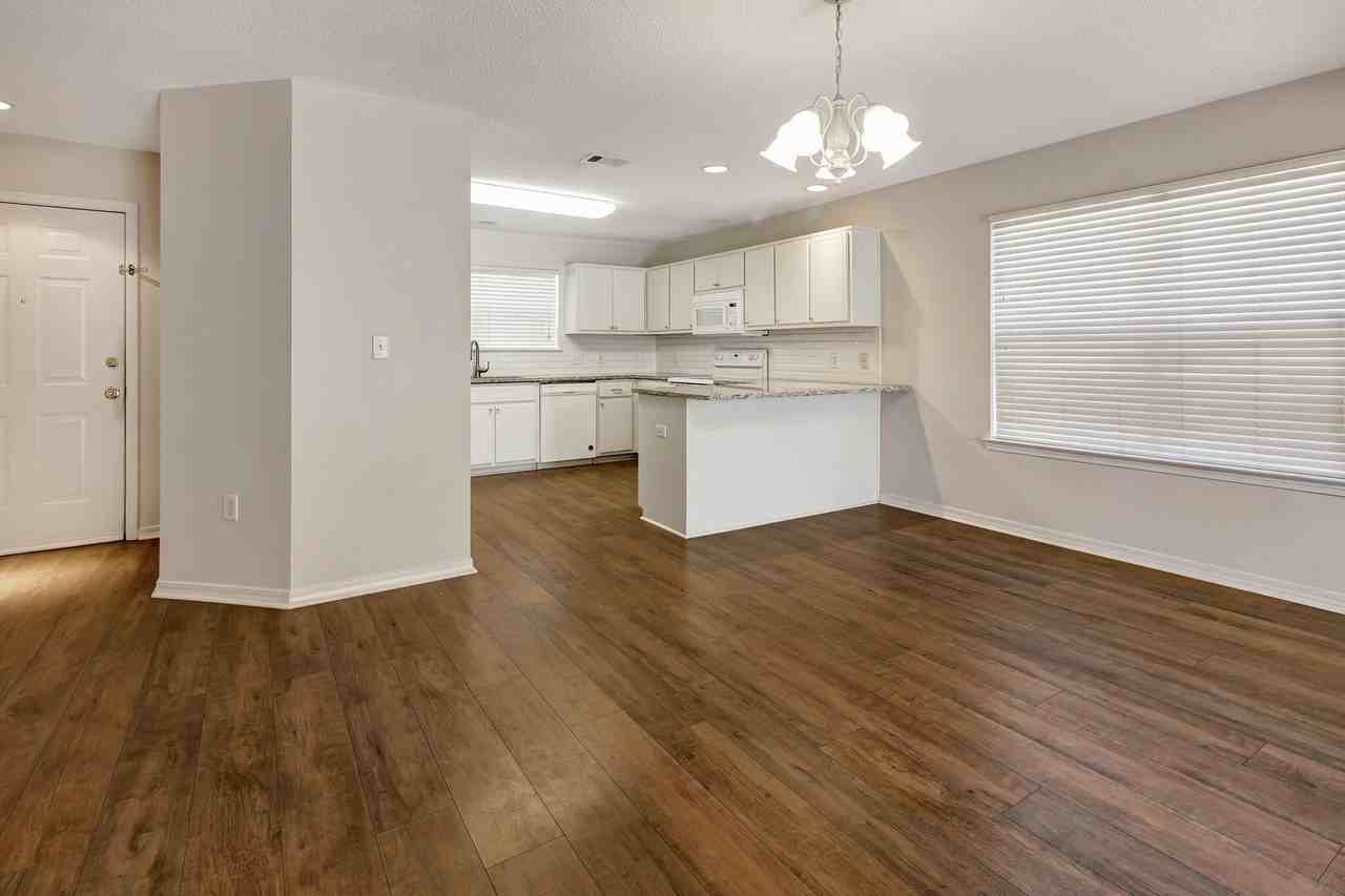 613 Affirmed Court - Photo 7 of 33