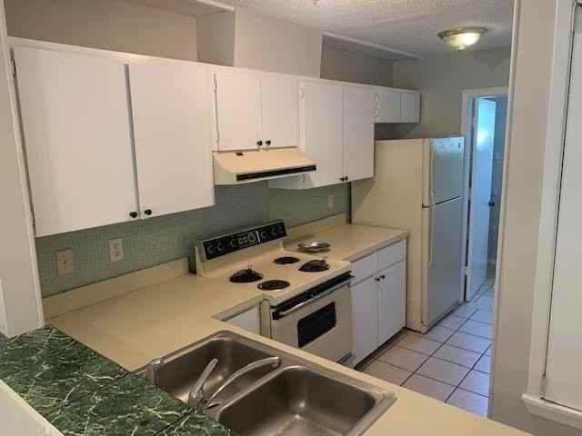 11 11 NW Poulton Drive unit: B #B - Photo 3 of 9