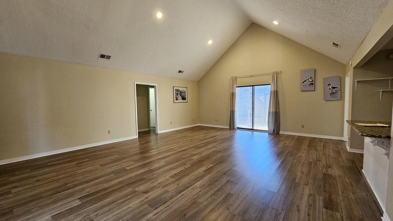 2816 Whisper Pine Drive - Photo 6 of 30