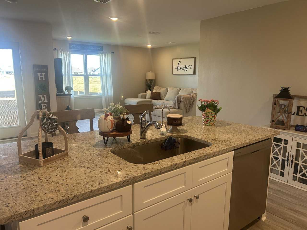 211 Gray Owl Dr W - Photo 7 of 22