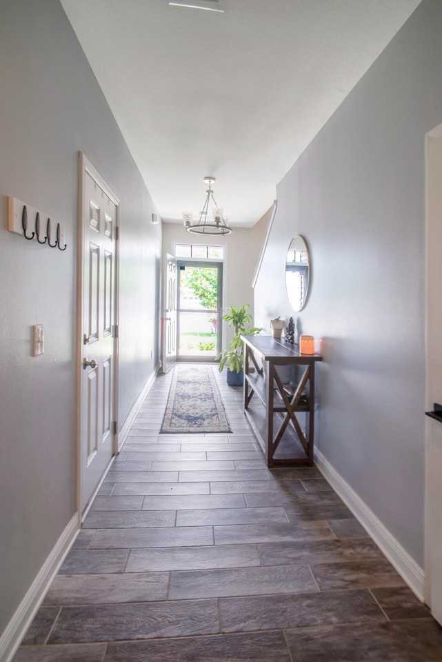 141 141 E Iron Horse Drive - Photo 2 of 18