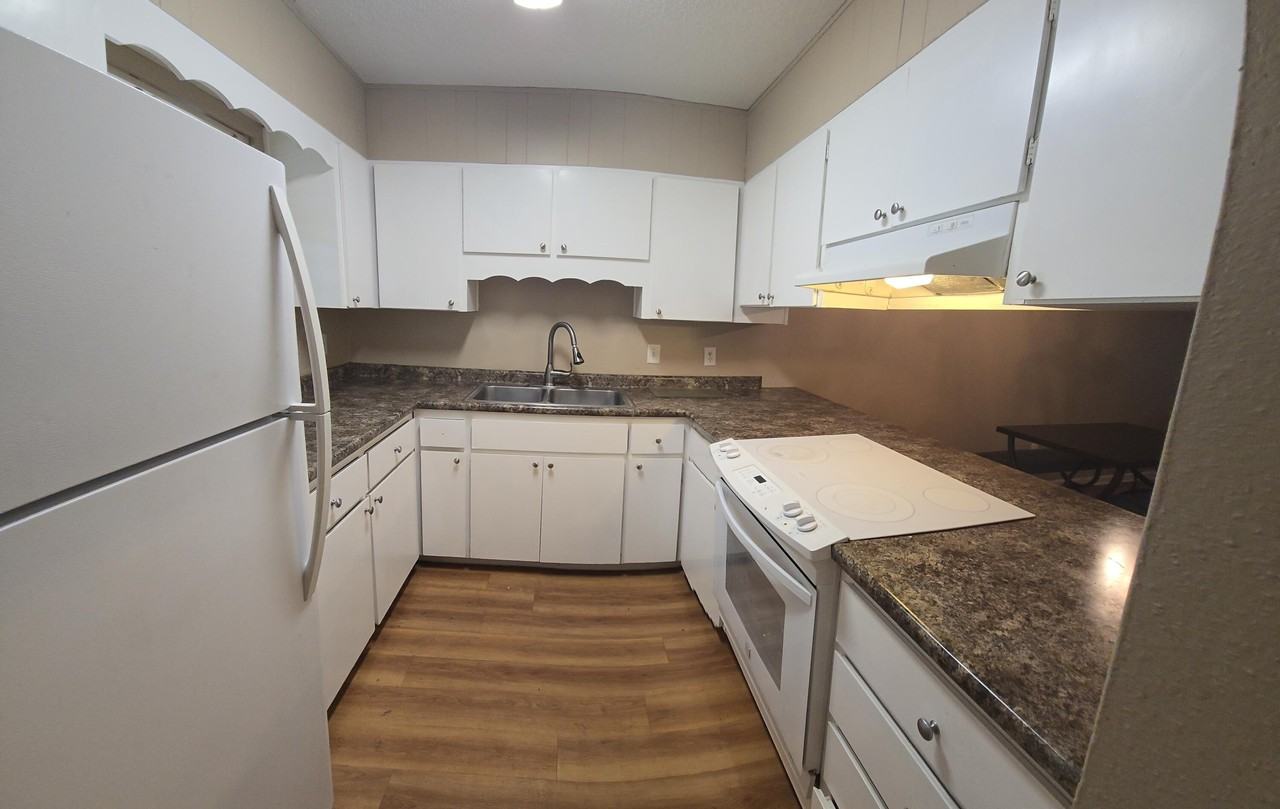 17 7th St Apt 2 #2 - Photo 3 of 29