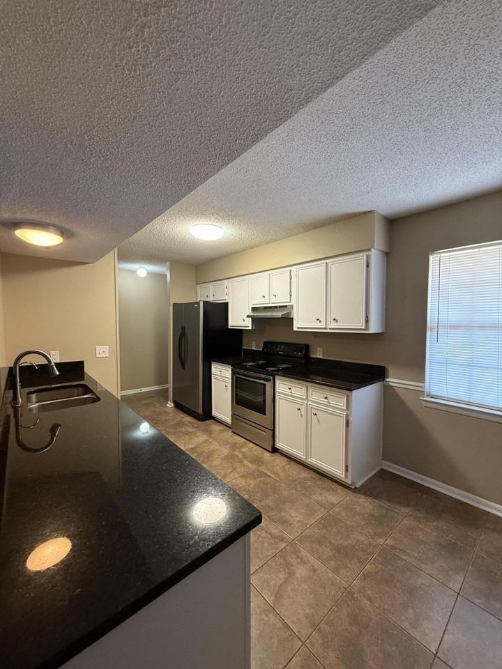 89 11th Avenue - Photo 2 of 12