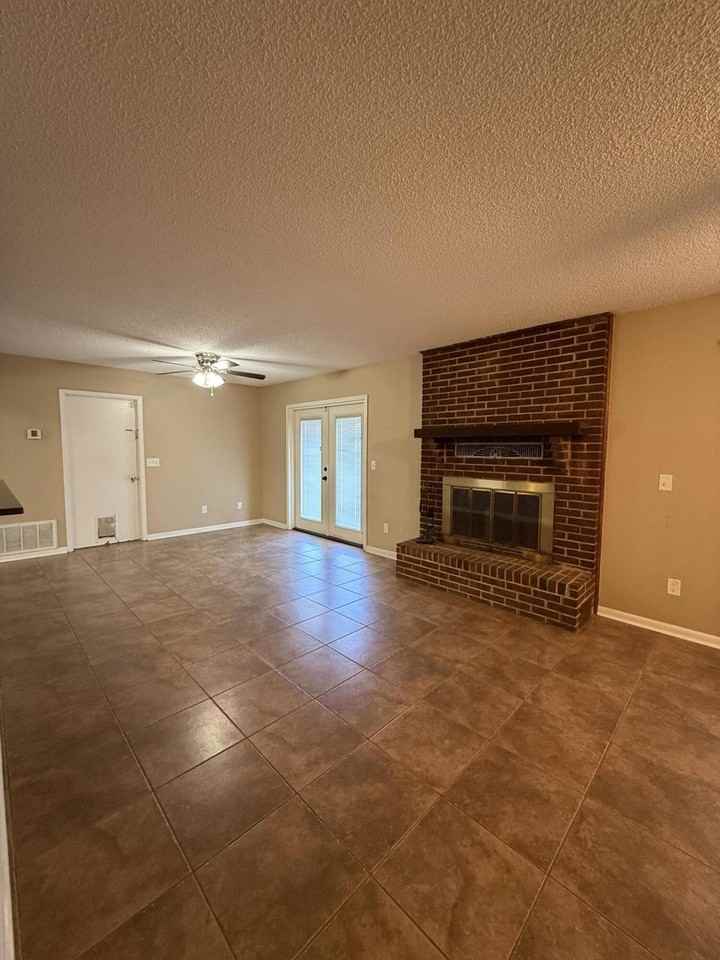 89 11th Avenue - Photo 4 of 12