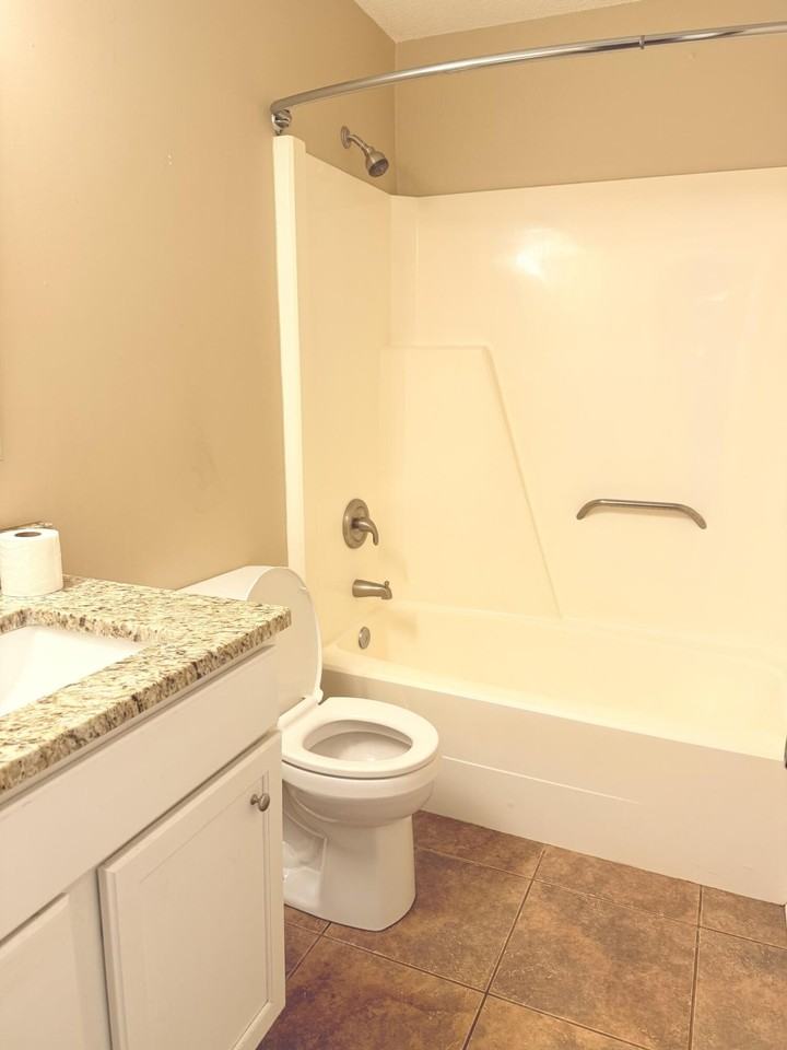 89 11th Avenue - Photo 7 of 12