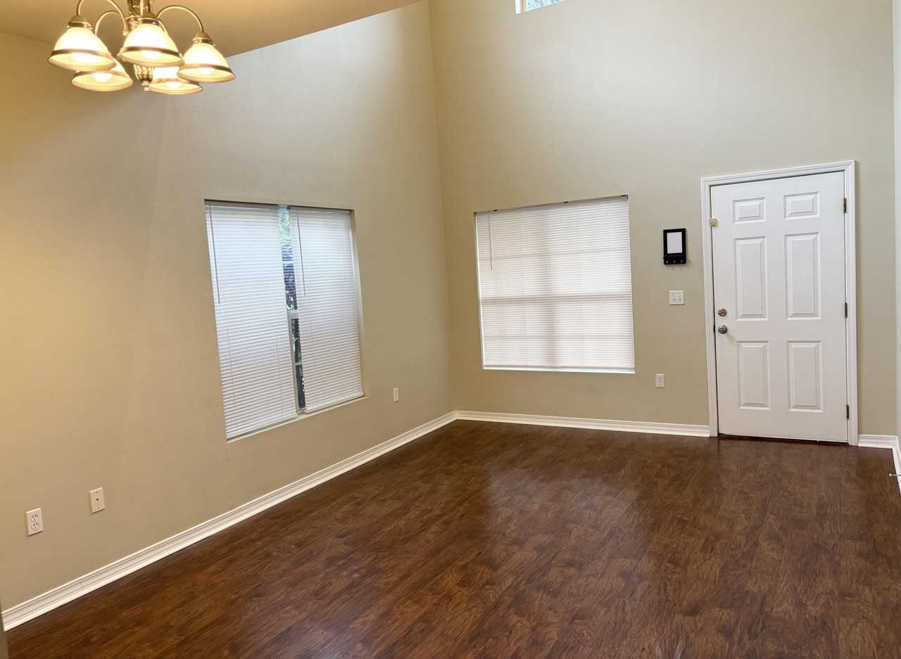 1545 Bentley Circle - Photo 3 of 17