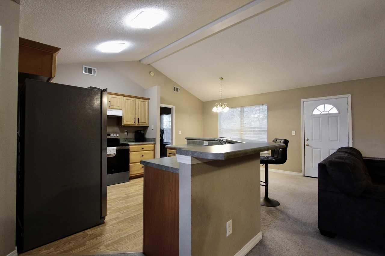 220 Tiffot Ct - Photo 7 of 22