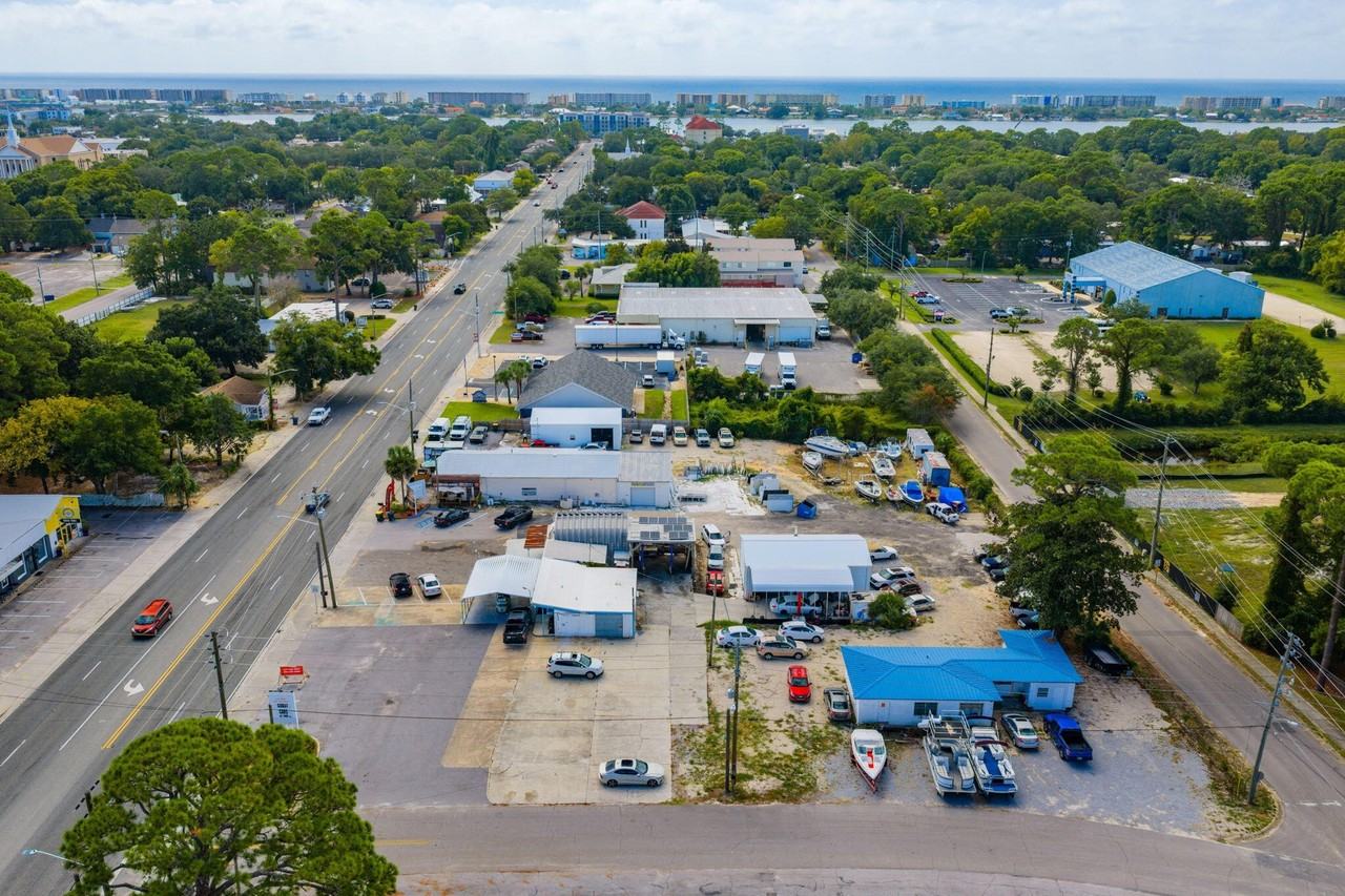 60 Beal Pkwy Sw - Photo 3 of 34