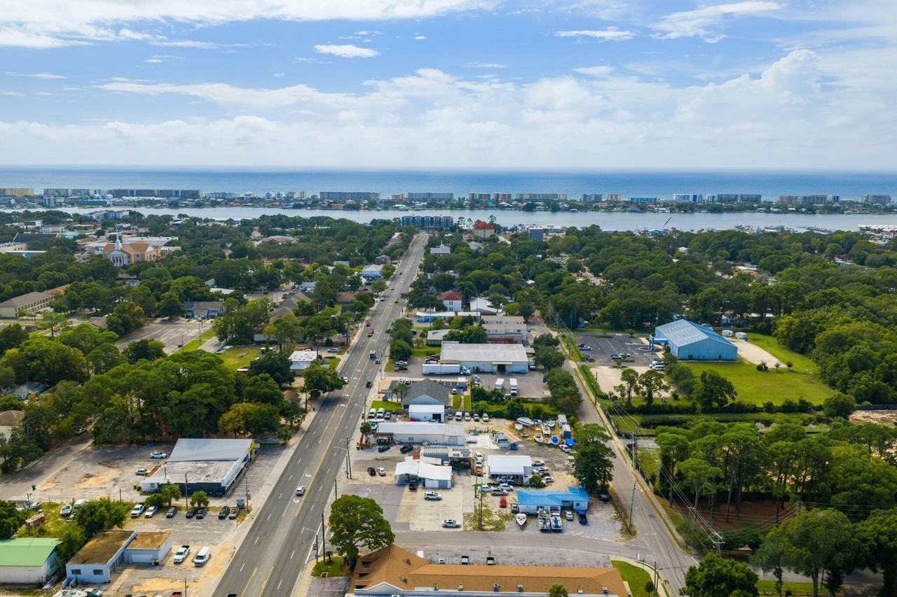 60 Beal Pkwy Sw - Photo 4 of 34