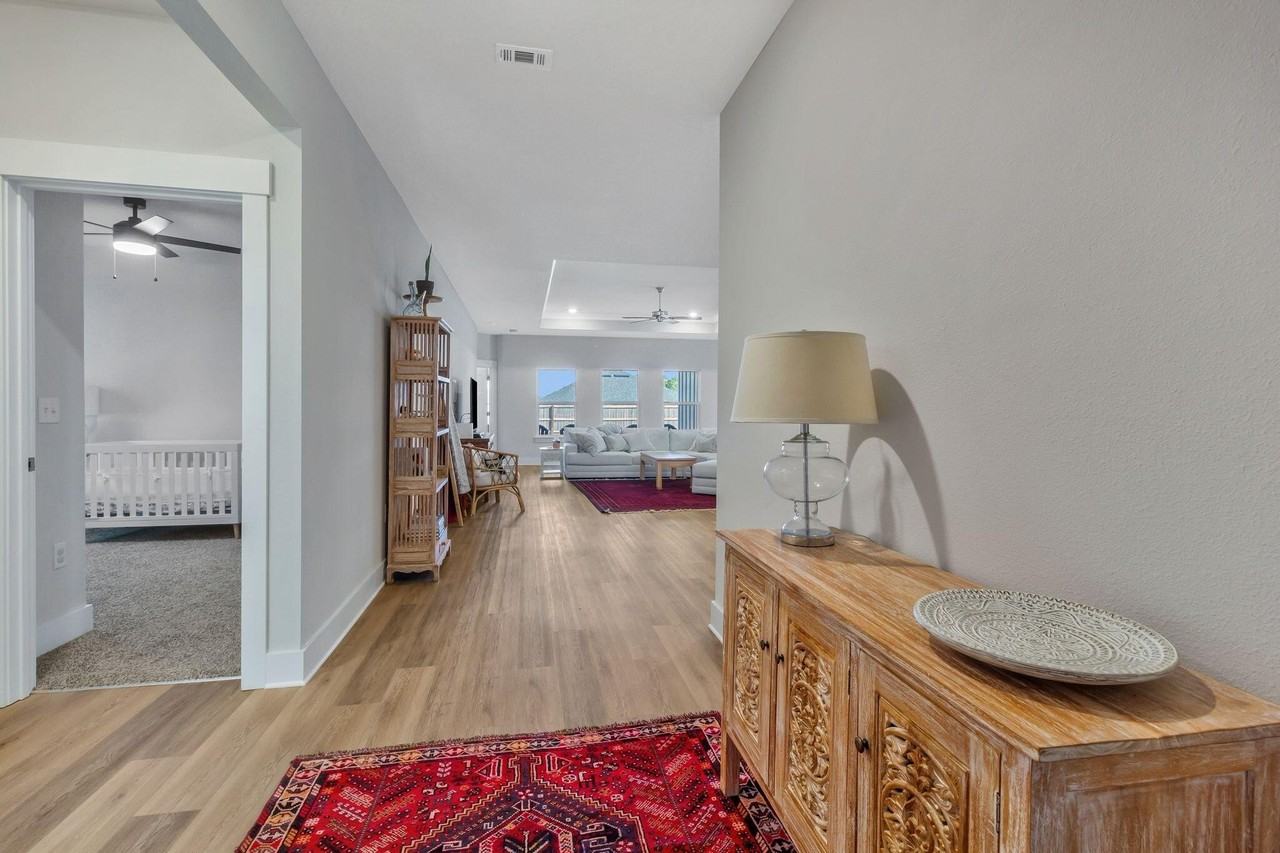 6352 Forest Bay Ave - Photo 5 of 35