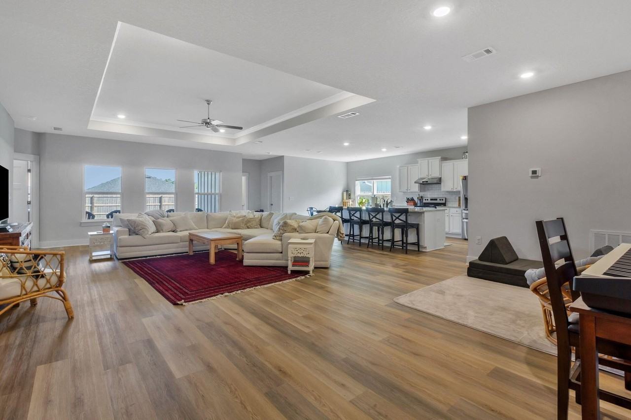 6352 Forest Bay Ave - Photo 7 of 35