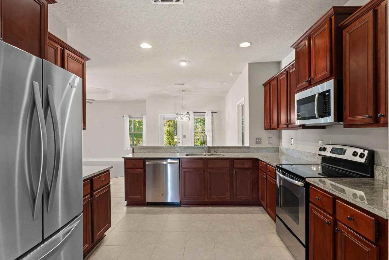 554 Camellia Court - Photo 7 of 46