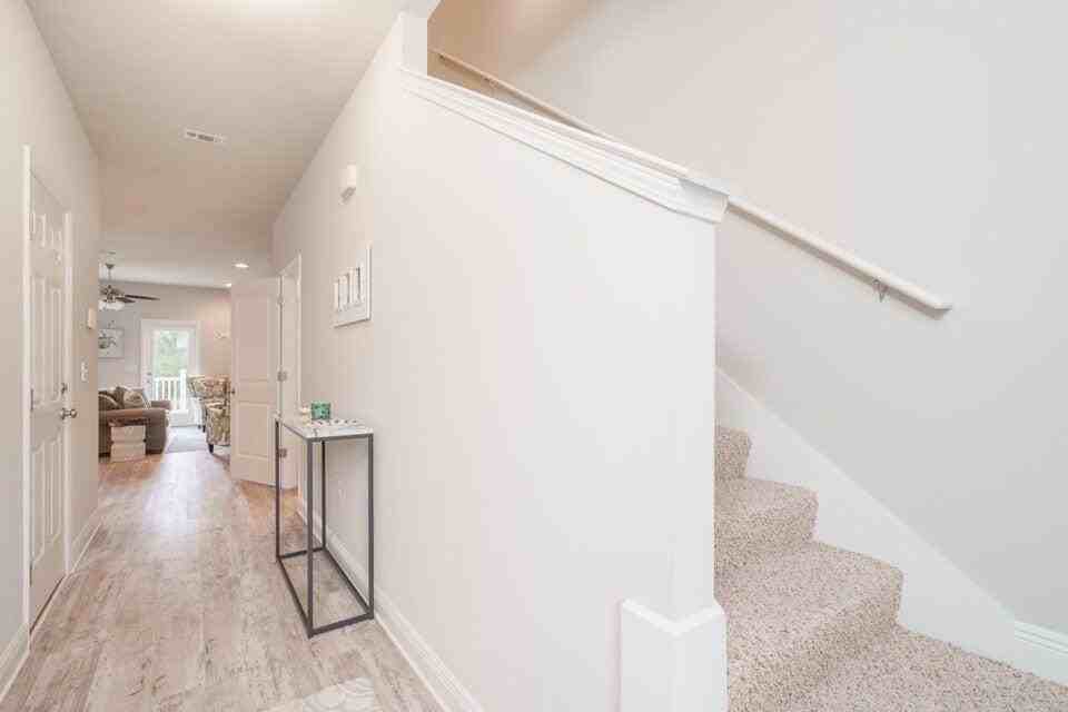 90 Crossing Ln #B - Photo 3 of 23