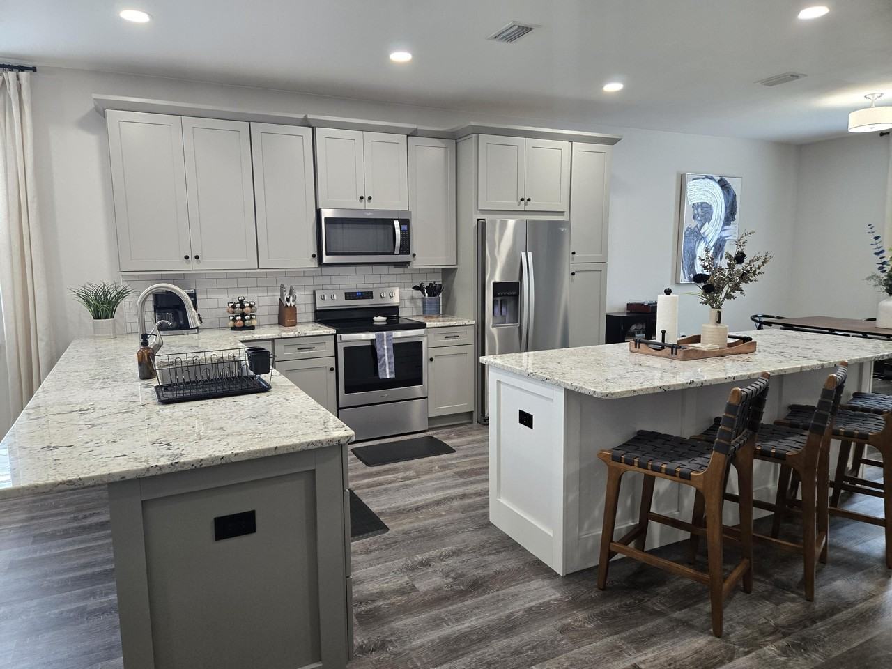 2199 Paloma St - Photo 4 of 34