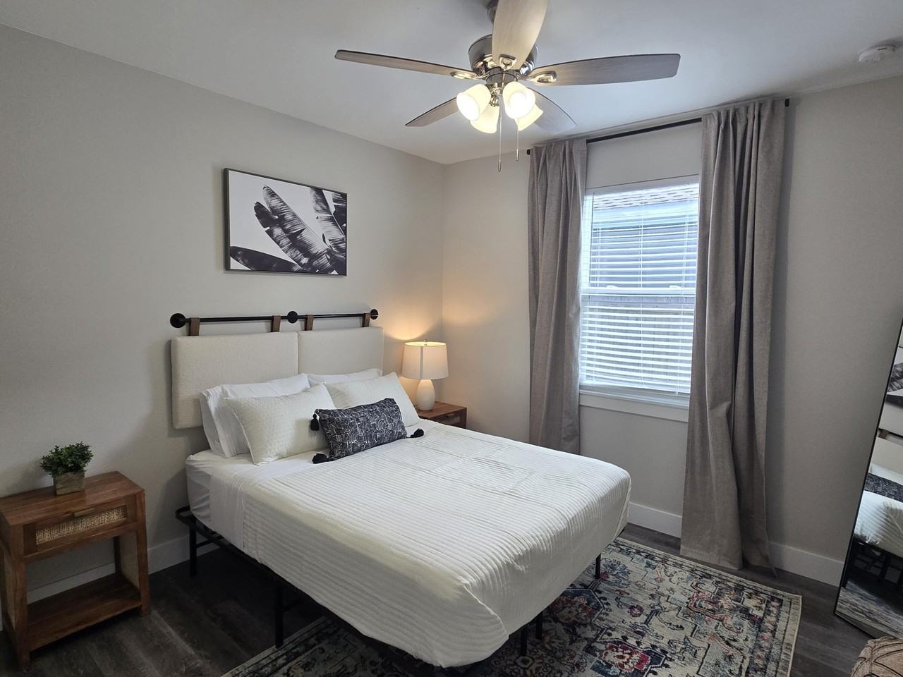 2199 Paloma St - Photo 6 of 34