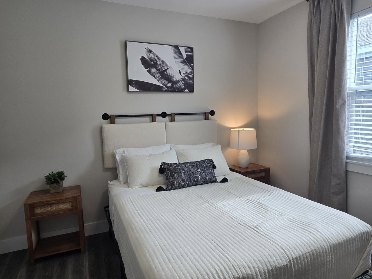 2199 Paloma St - Photo 7 of 34