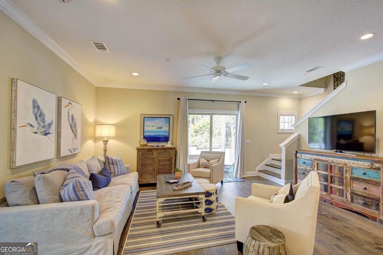 205 Mariners Circle - Photo 7 of 50