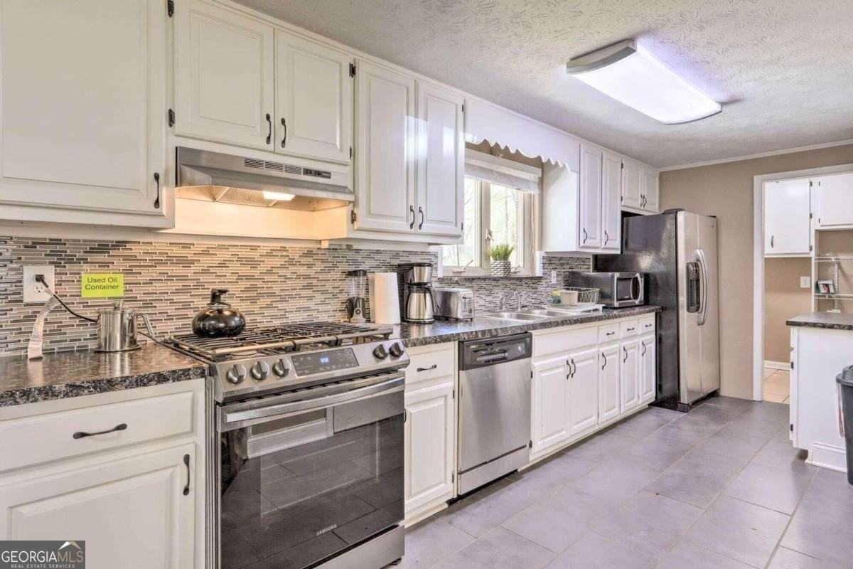 6207 Moss Dr - Photo 5 of 42