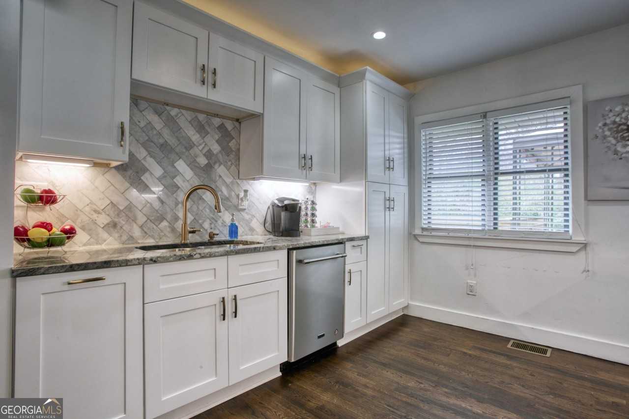 3850 Wieuca Rd Ne - Photo 7 of 47