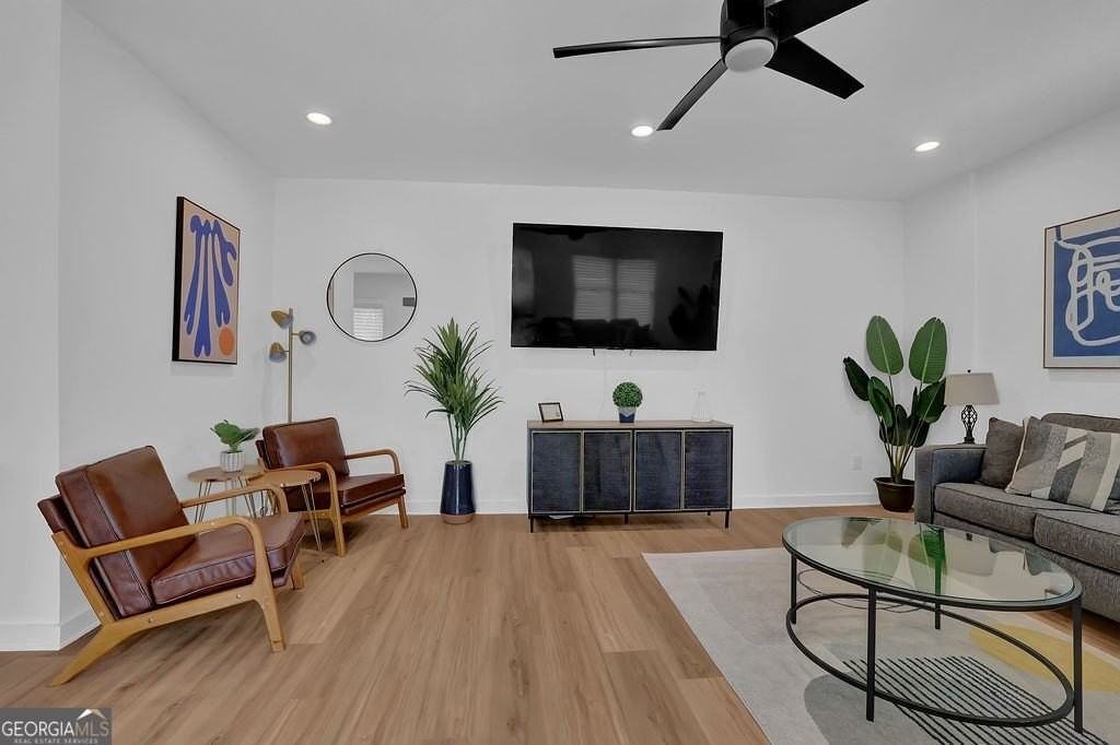 438 Hamilton E Holmes Dr Nw - Photo 3 of 39