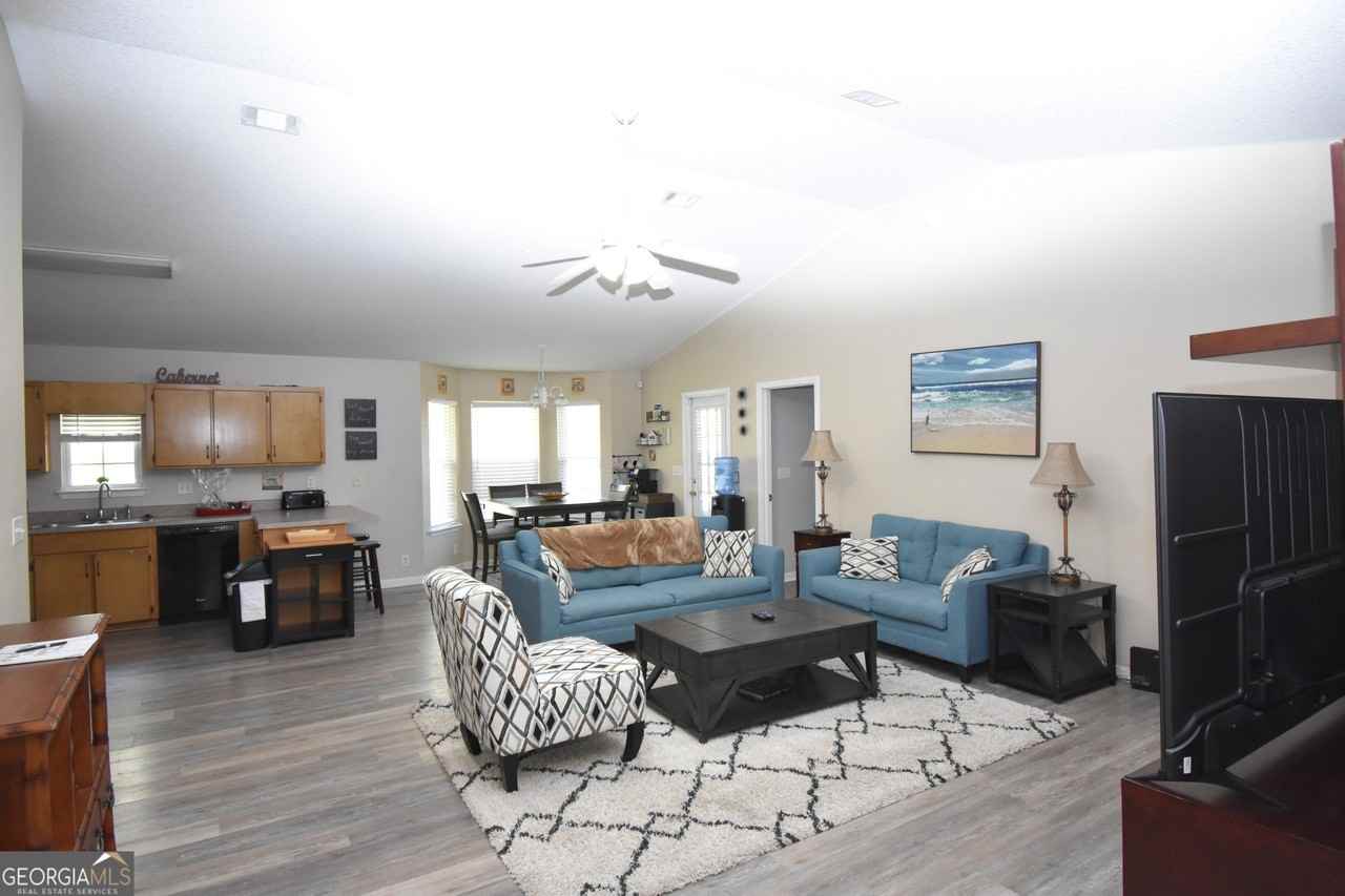 218 Lake Forest South Drive - Photo 3 of 17